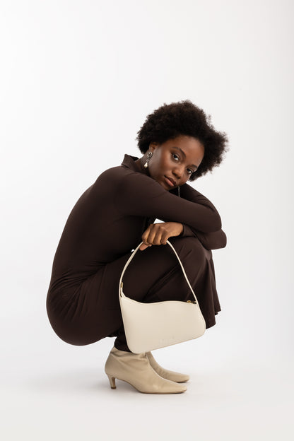 Wave Shoulder Bag in Ivory